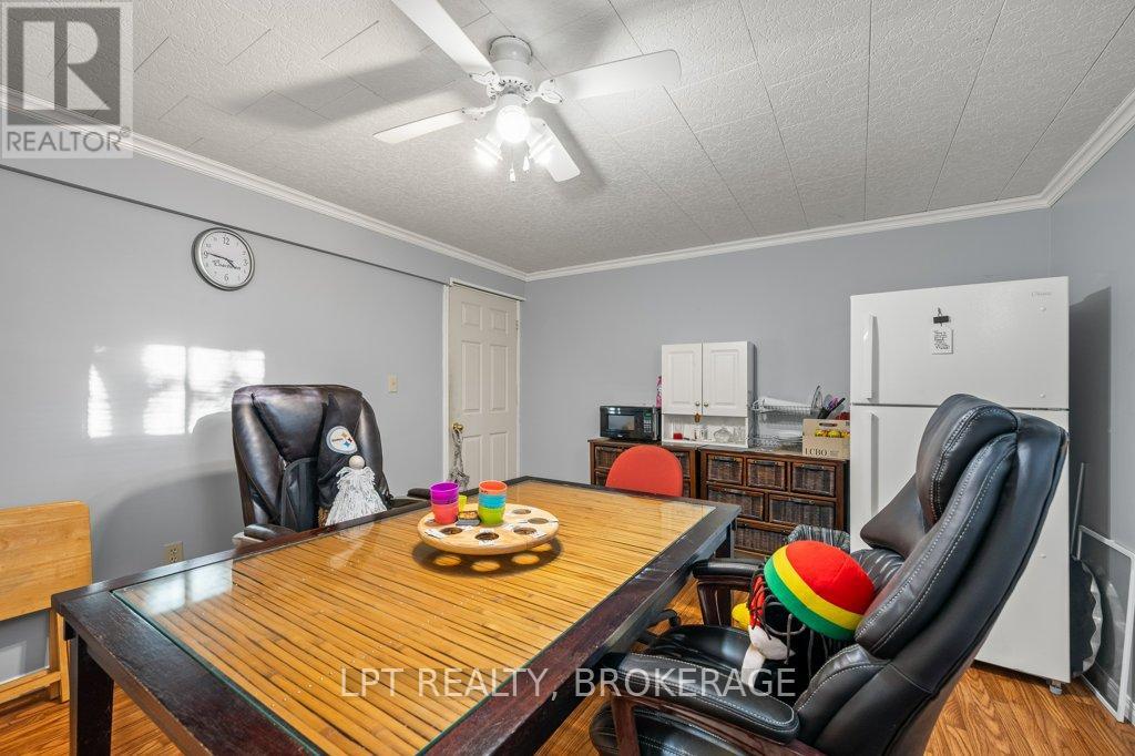 31 ACORN LANE - 29
