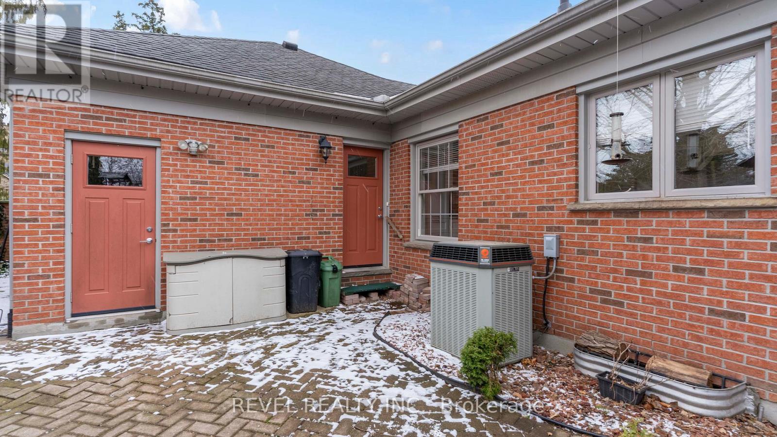 11 TALLWOOD CIRCLE Property Photo