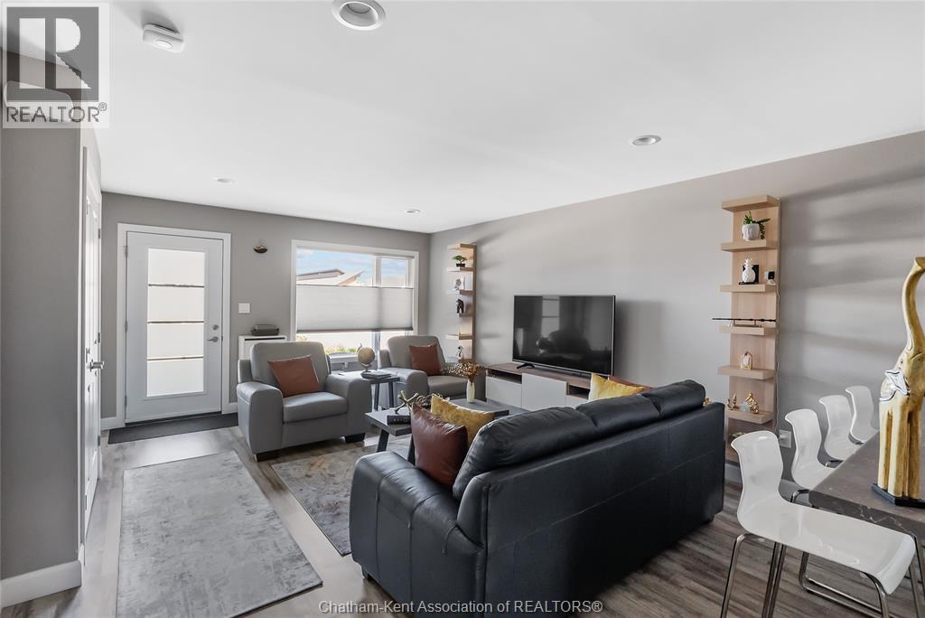 97 Moonstone CRESCENT - 9