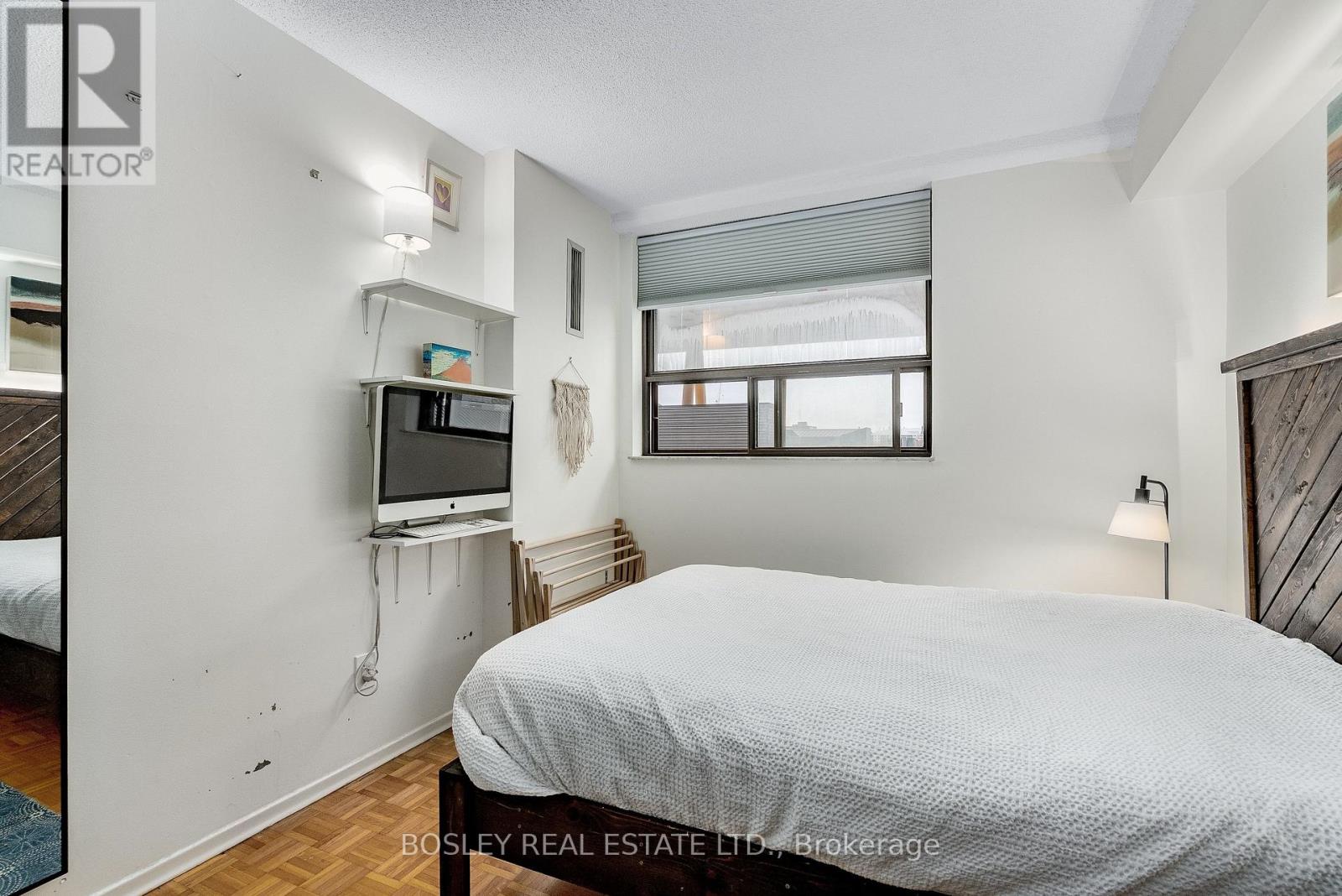 #613 89 MCCAUL STREET W - 20