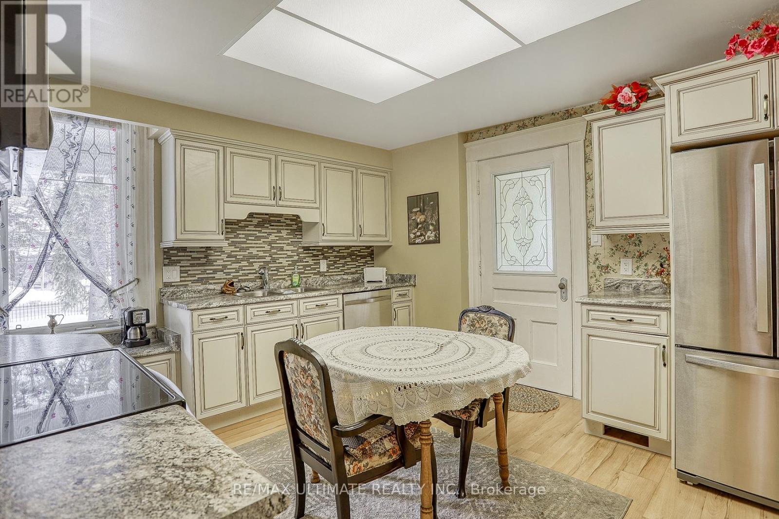 456 MANSE ROAD - 23