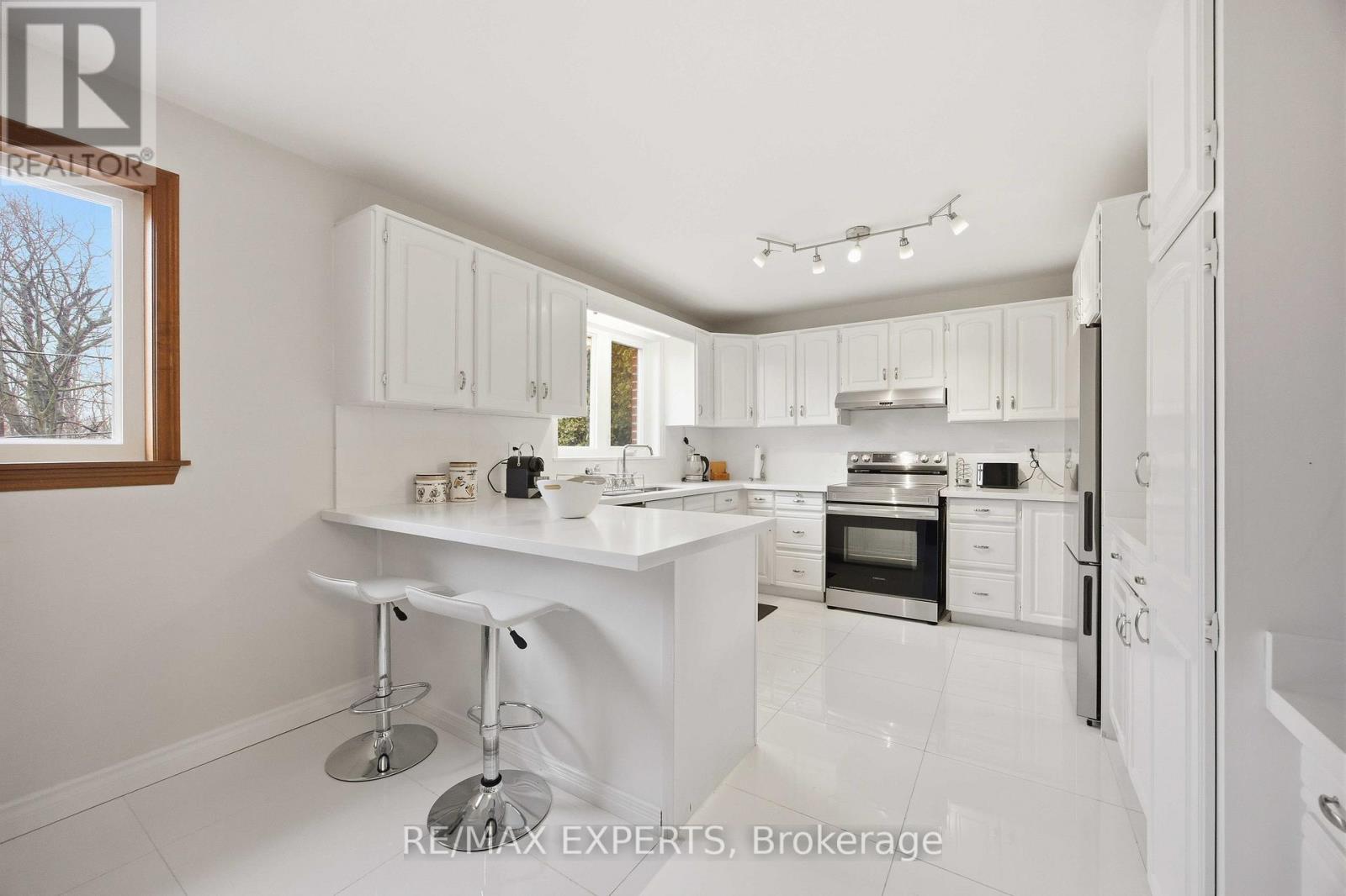 63 RIVERSIDE DRIVE - 11
