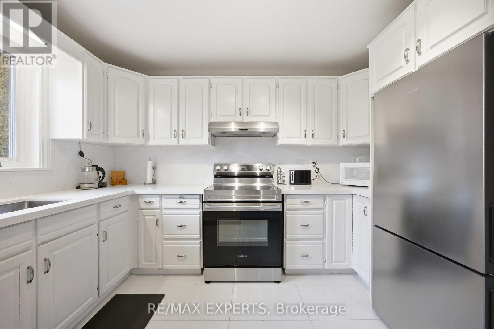 63 RIVERSIDE DRIVE - 16