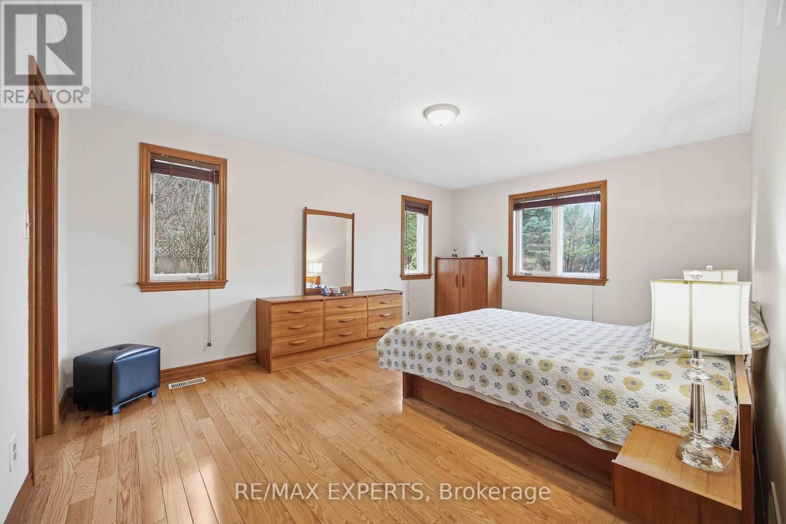63 RIVERSIDE DRIVE - 22