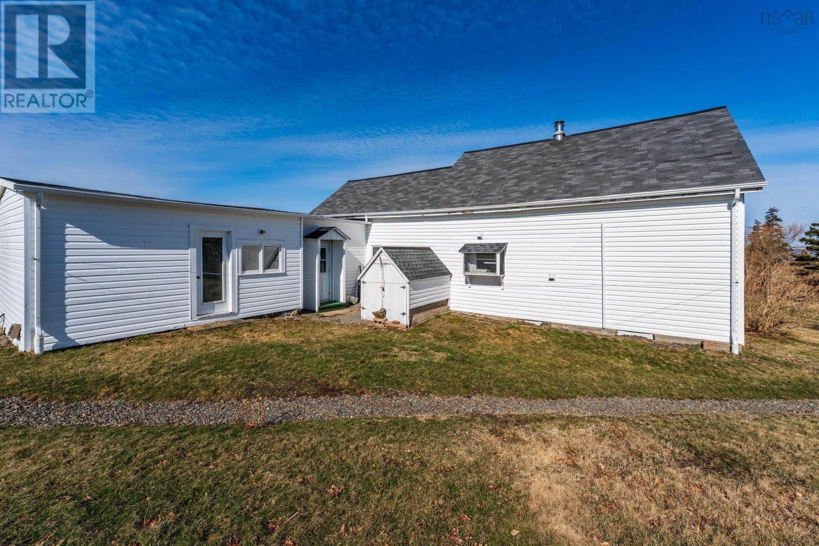 Property 28 of 42 of 1900 Highway 1