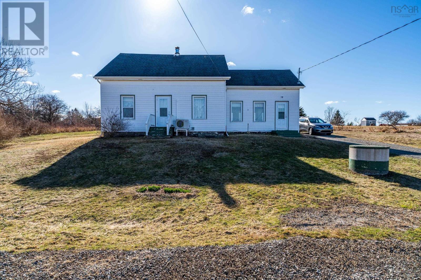 Property 33 of 42 of 1900 Highway 1