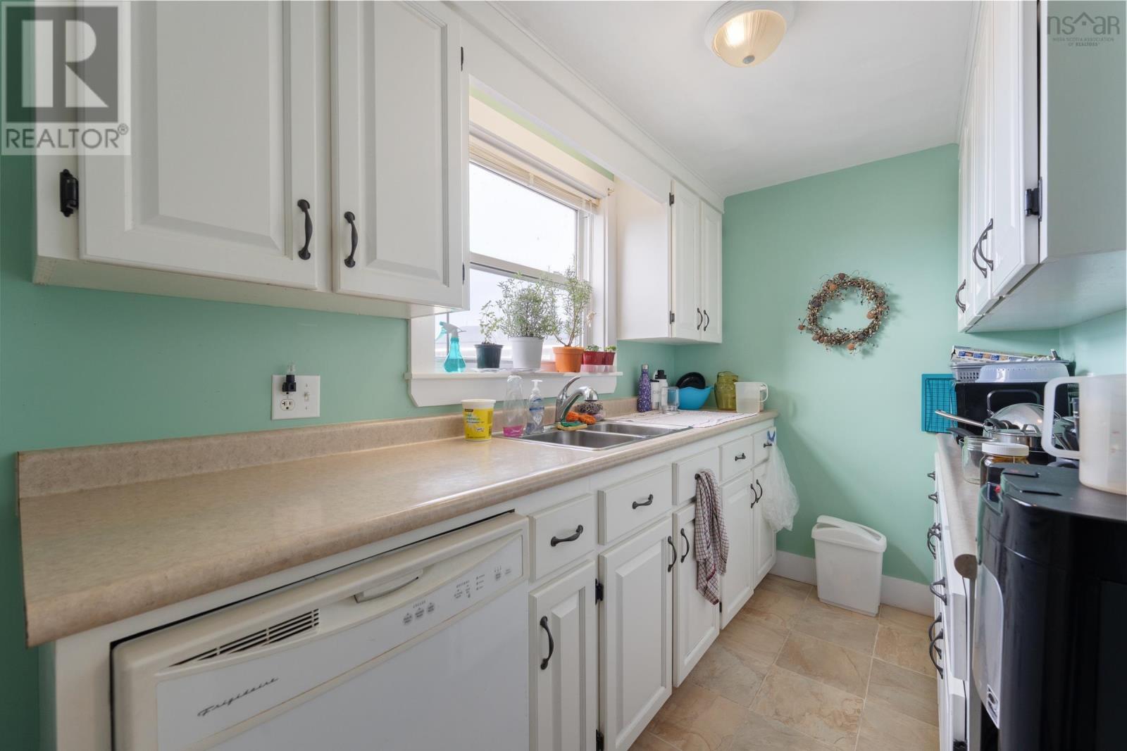 Property 24 of 42 of 1900 Highway 1