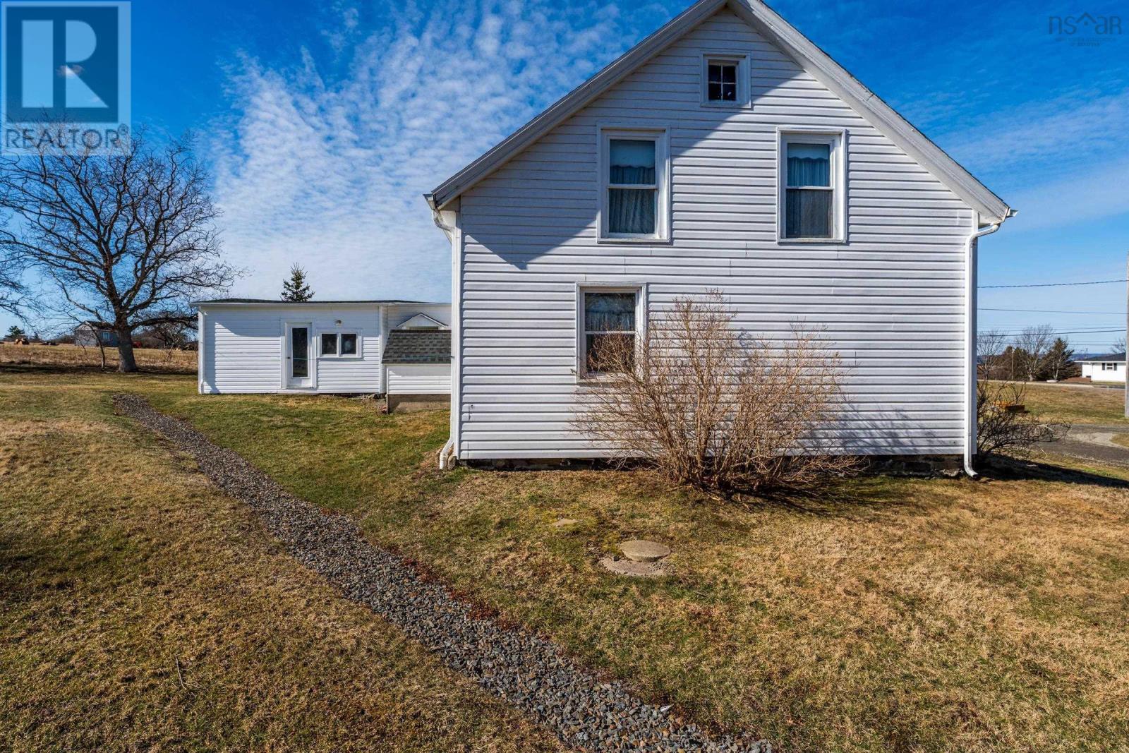 Property 18 of 42 of 1900 Highway 1