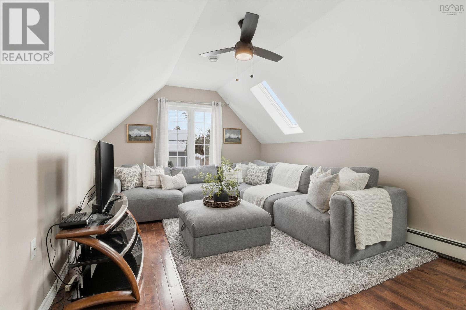 Property 28 of 43 of 71 Longard Drive