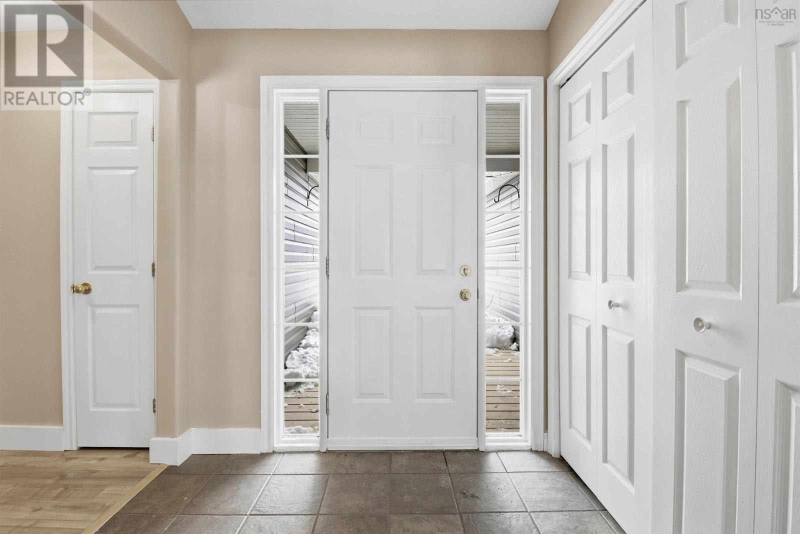 Property 8 of 43 of 71 Longard Drive