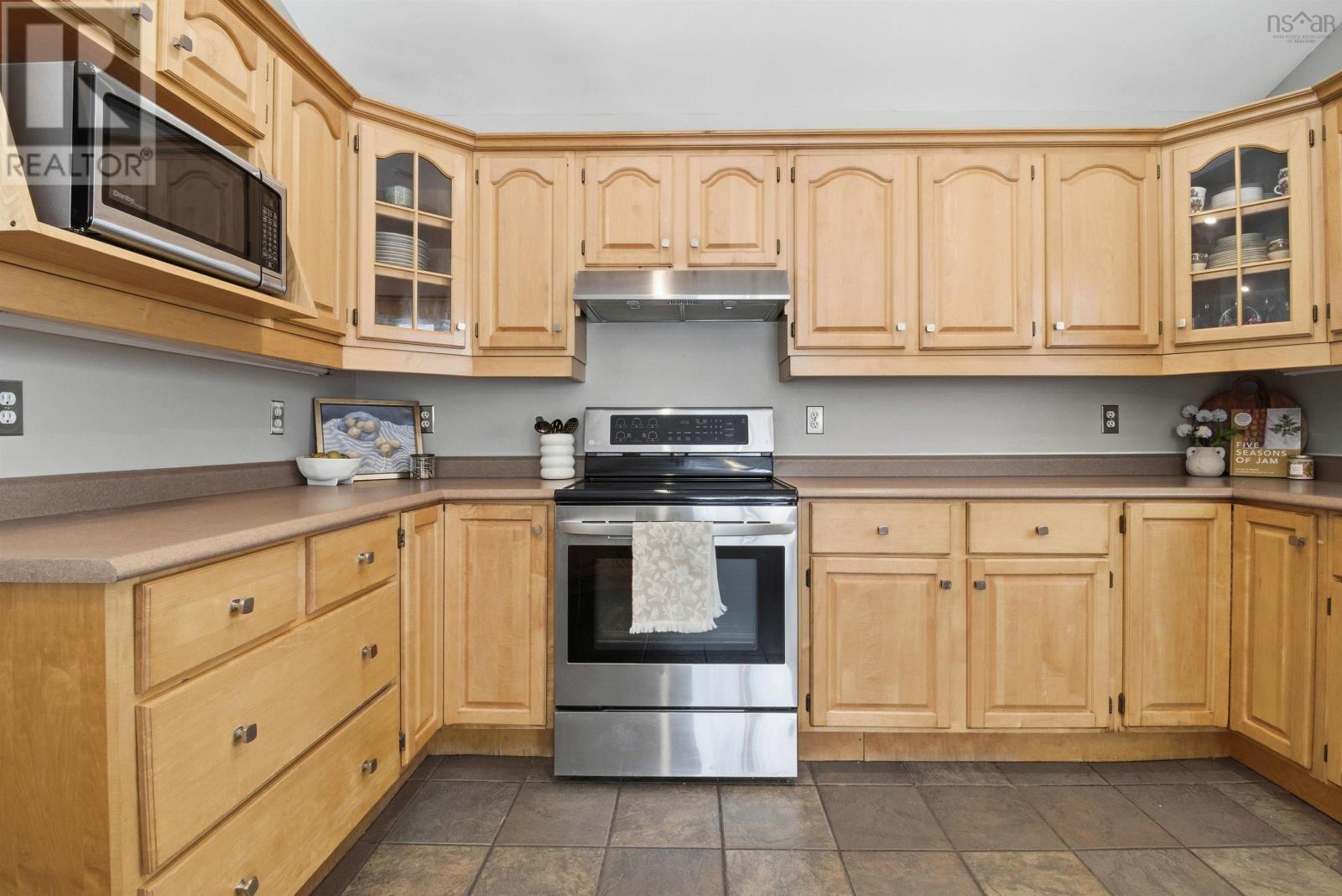 Property 31 of 43 of 71 Longard Drive