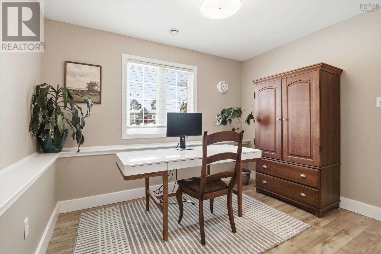 Property 7 of 43 of 71 Longard Drive