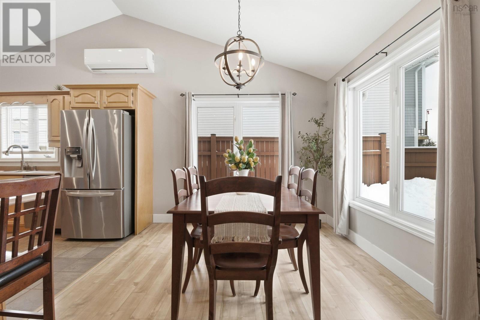 Property 14 of 43 of 71 Longard Drive