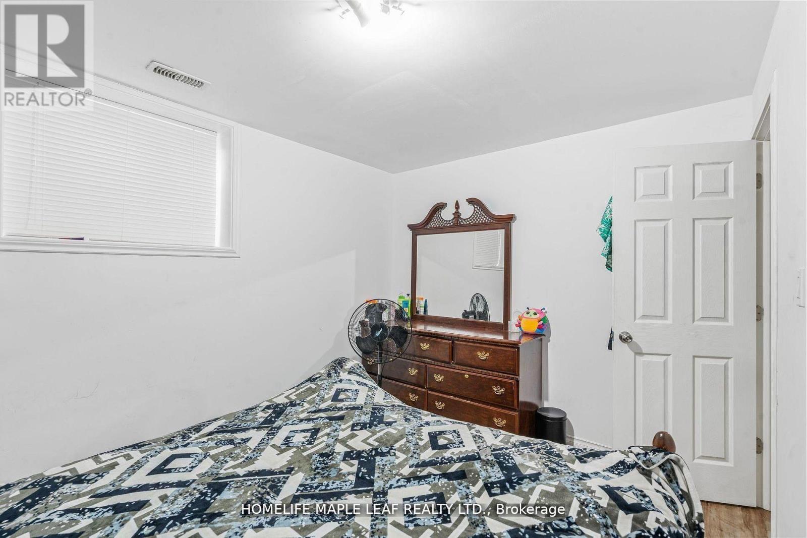 93 MIDDLETON AVENUE - 27