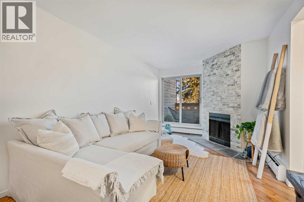 Single Family House for Sale in    Street SW Killarney/Glengarry Calgary 