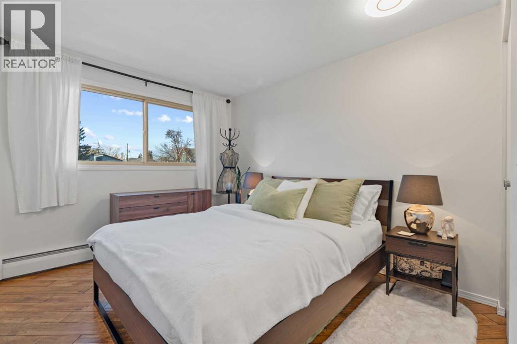 Single Family House for Sale in    Street SW Killarney/Glengarry Calgary 