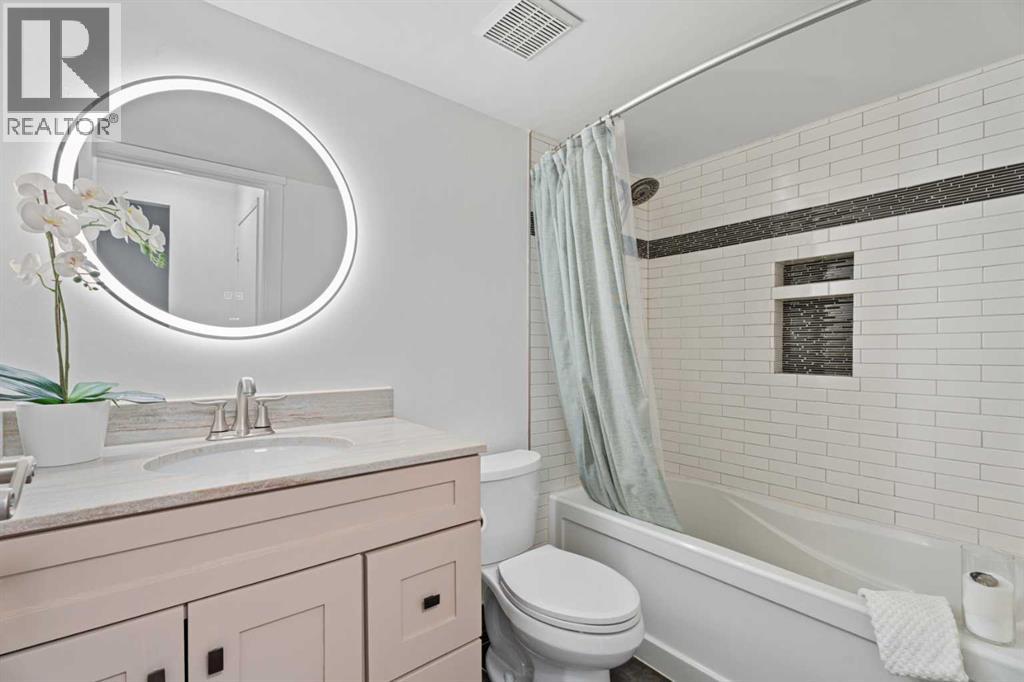 Single Family House for Sale in    Street SW Killarney/Glengarry Calgary 