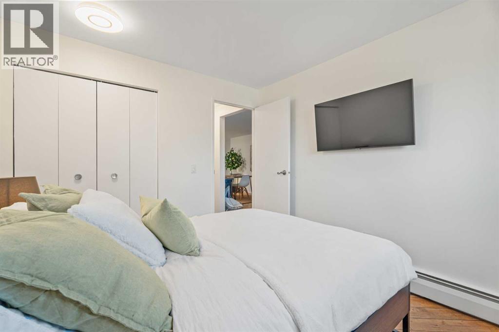 Single Family House for Sale in    Street SW Killarney/Glengarry Calgary 