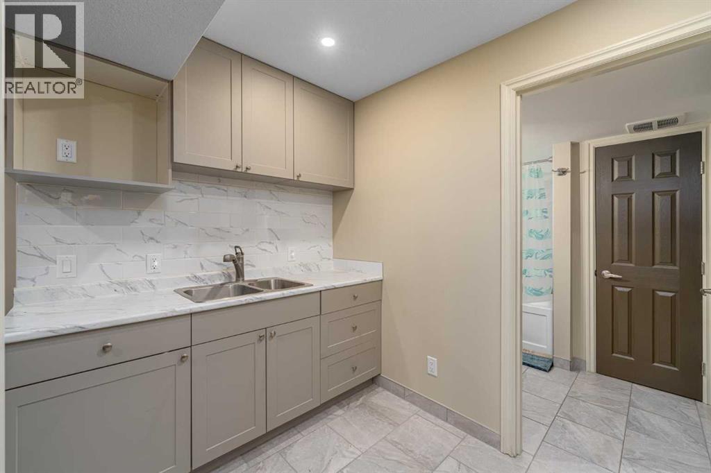 Single Family House for Sale in  Evanspark Circle NW Evanston Calgary 