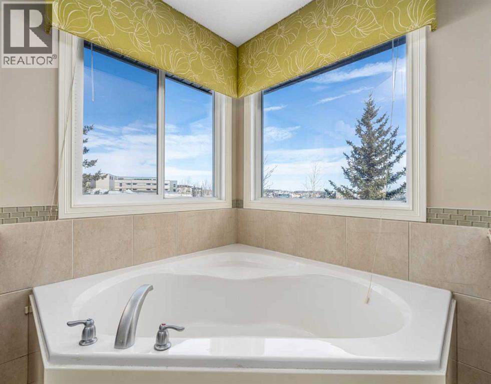 Single Family House for Sale in  Evanspark Circle NW Evanston Calgary 