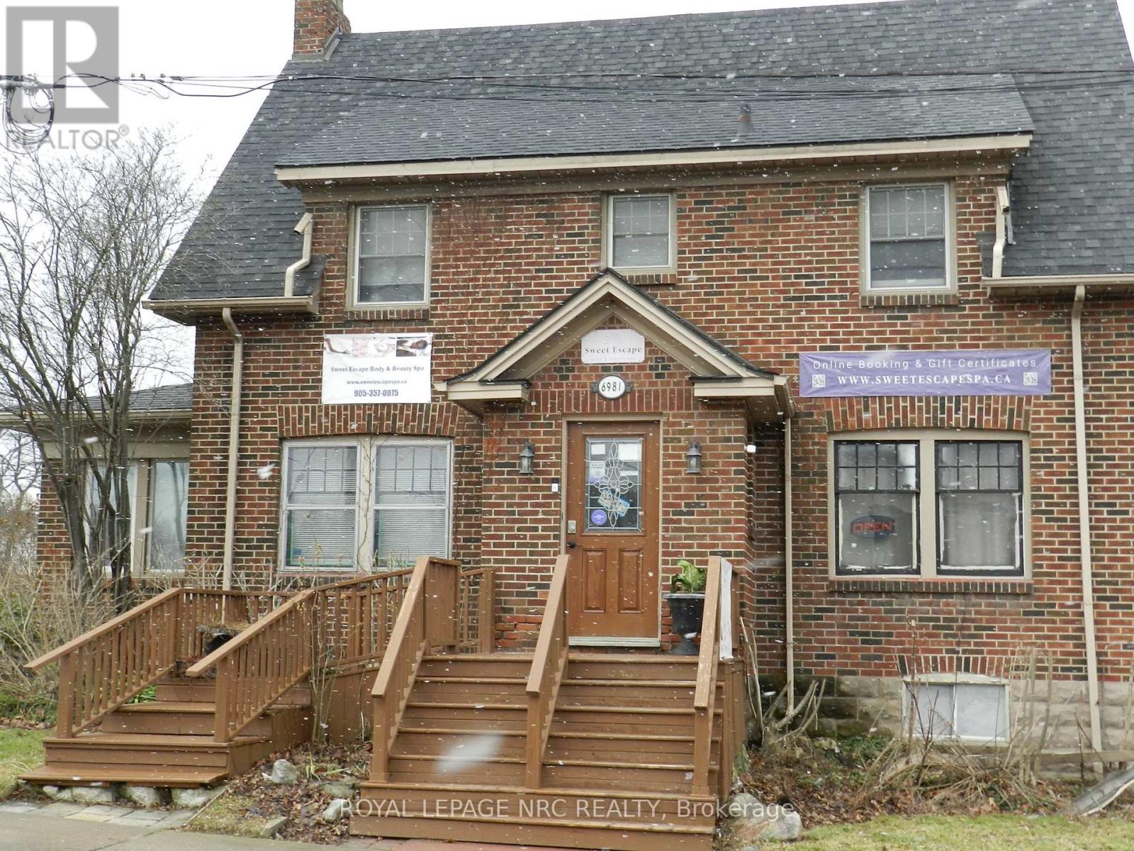 UNIT # 3 - 6981 LUNDY'S LANE W