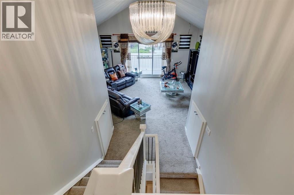 Single Family House 4 Level for Sale in  Sage Bluff Drive NW Sage Hill Calgary 