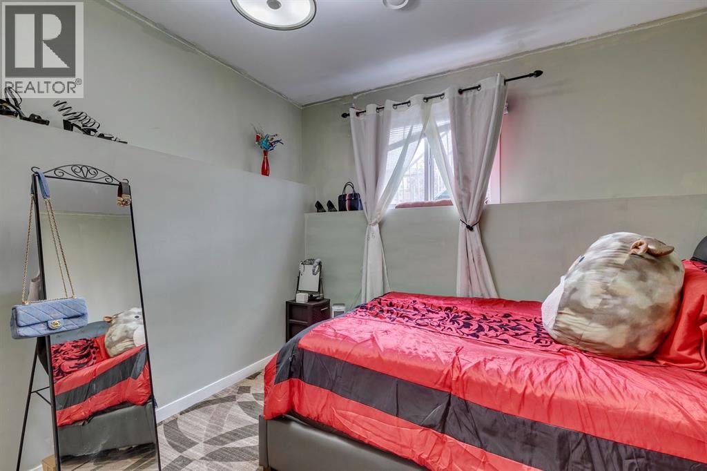 Single Family House 4 Level for Sale in  Sage Bluff Drive NW Sage Hill Calgary 