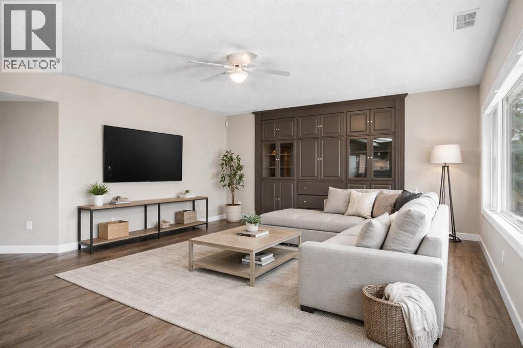 Single Family House for Sale in  Sienna Hills View SW Signal Hill Calgary 