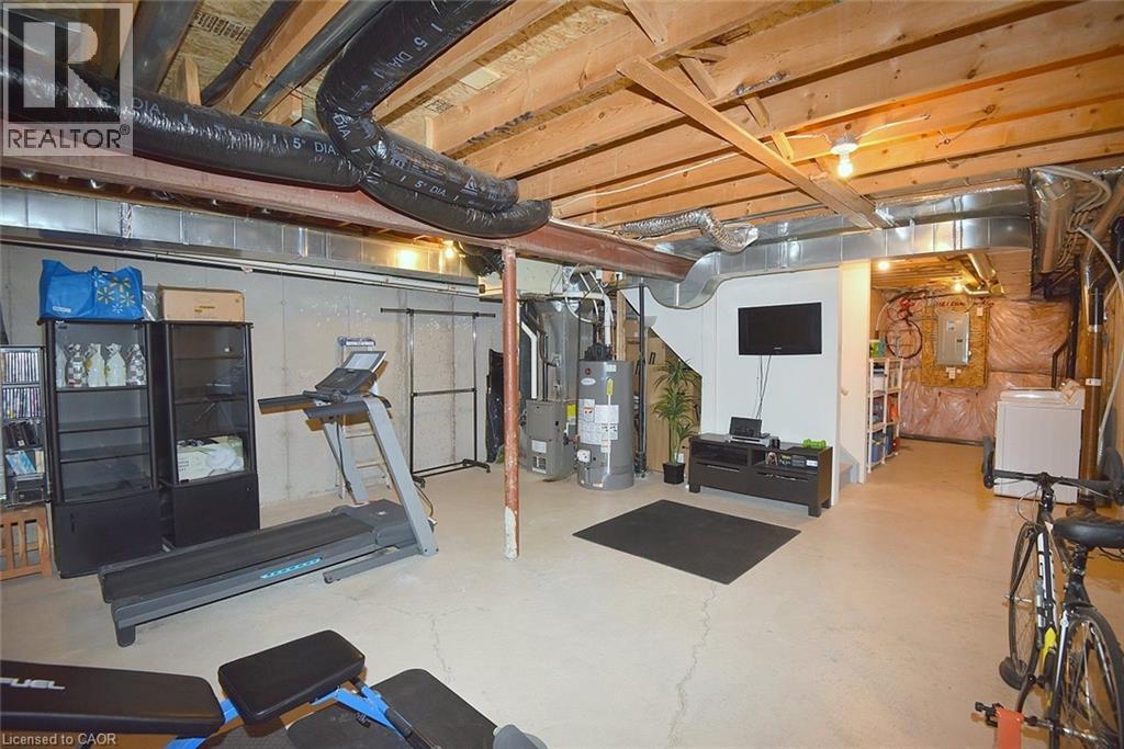 9 LYNCH Crescent - 32