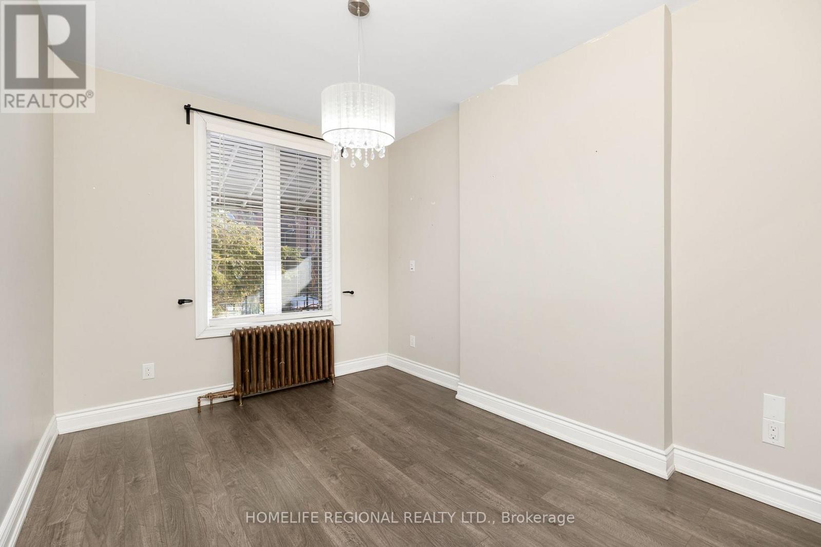 200 ROXTON ROAD - 9