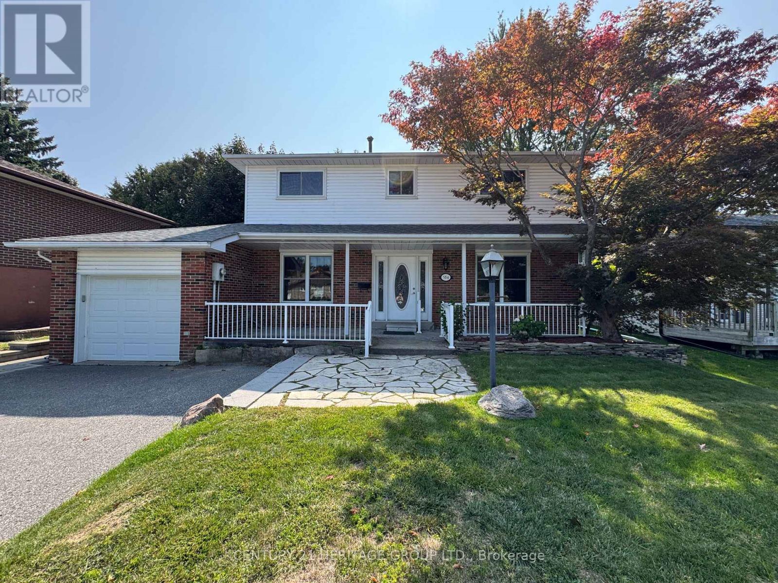 584 ARNHEM DRIVE - 1