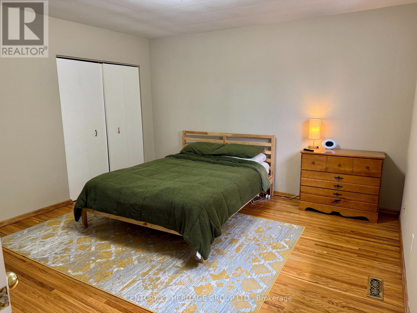 584 ARNHEM DRIVE - 17