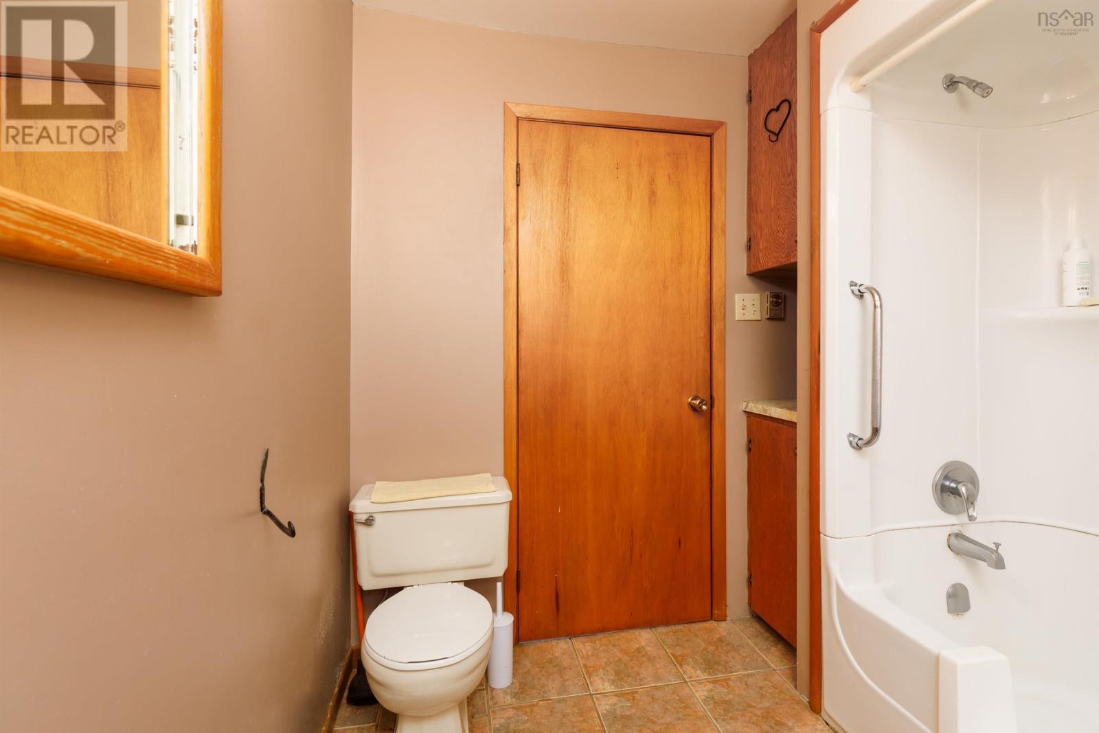 Property 35 of 43 of 1223 Northfield Road