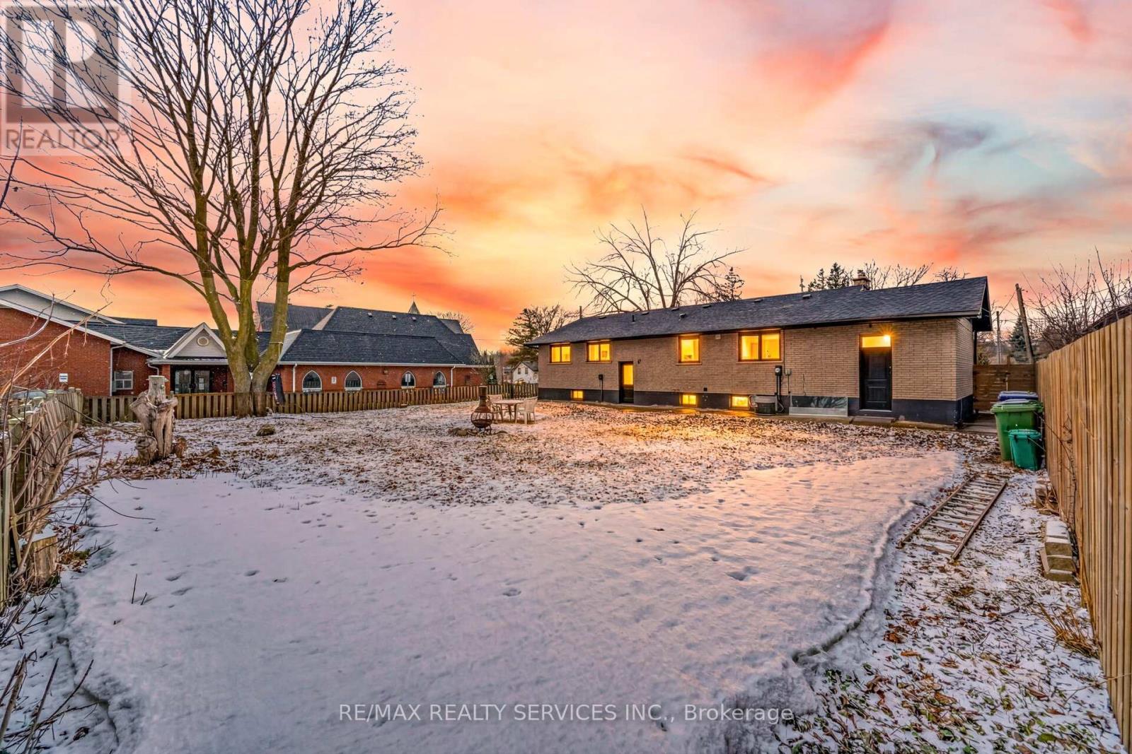 6037 OLD CHURCH ROAD,Caledon (Caledon East),,