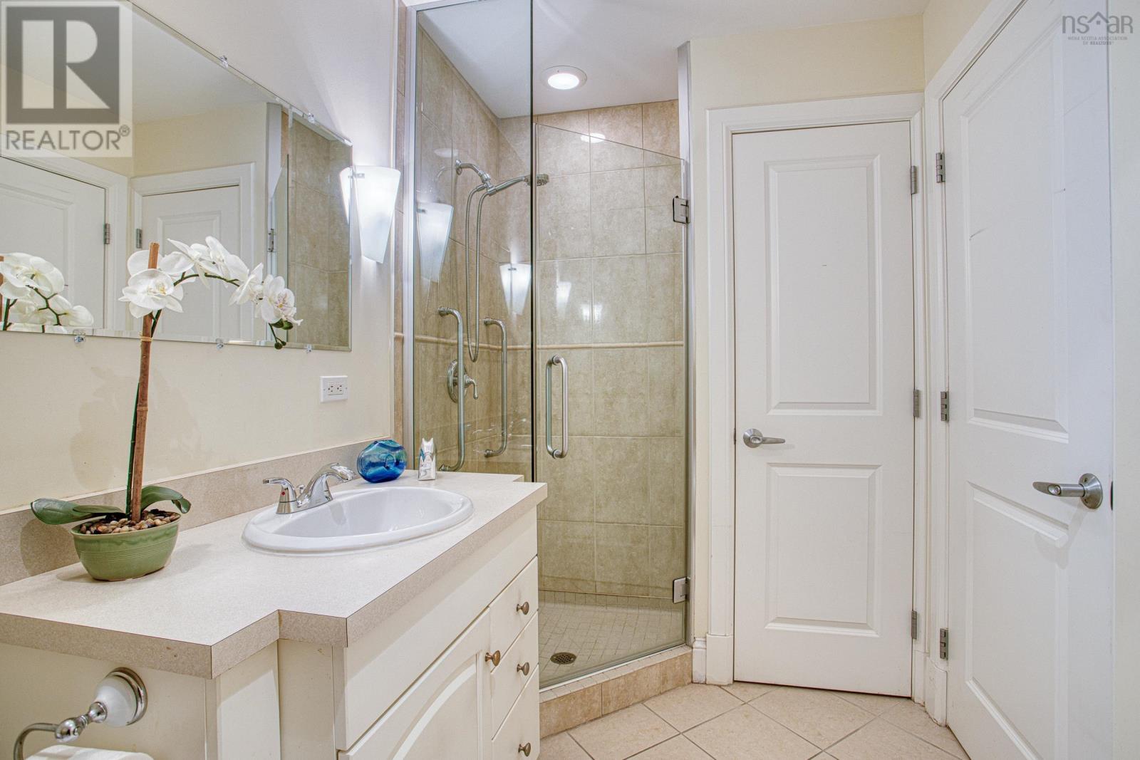 Property 27 of 38 of 907 1550 Dresden Row