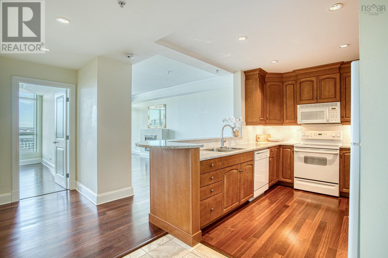 Property 23 of 38 of 907 1550 Dresden Row