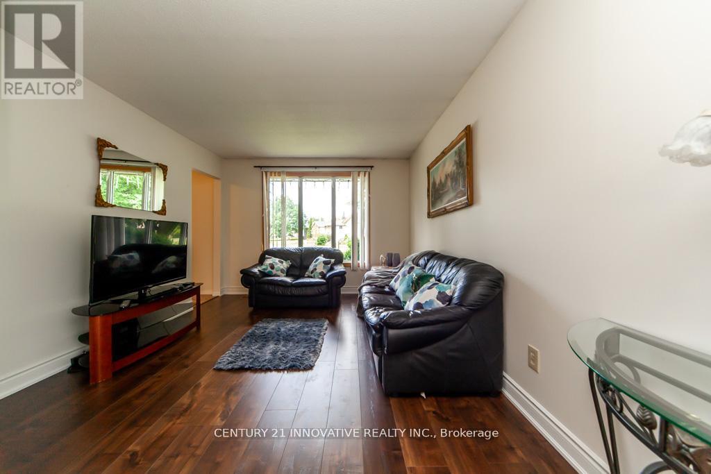 501 BARNES CRESCENT - 10