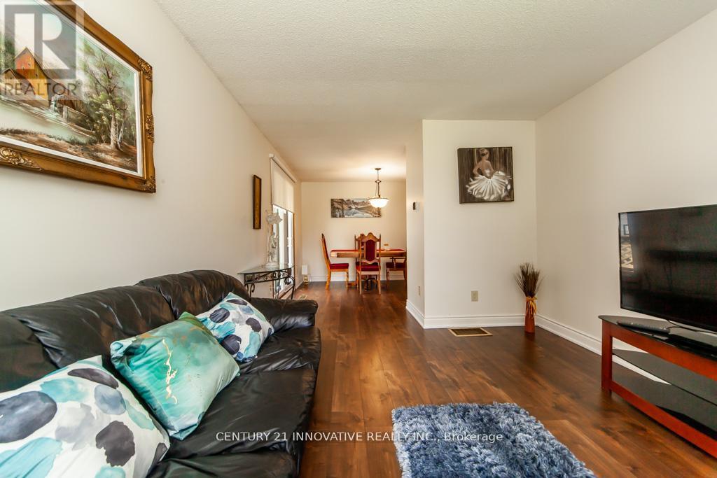 501 BARNES CRESCENT - 13