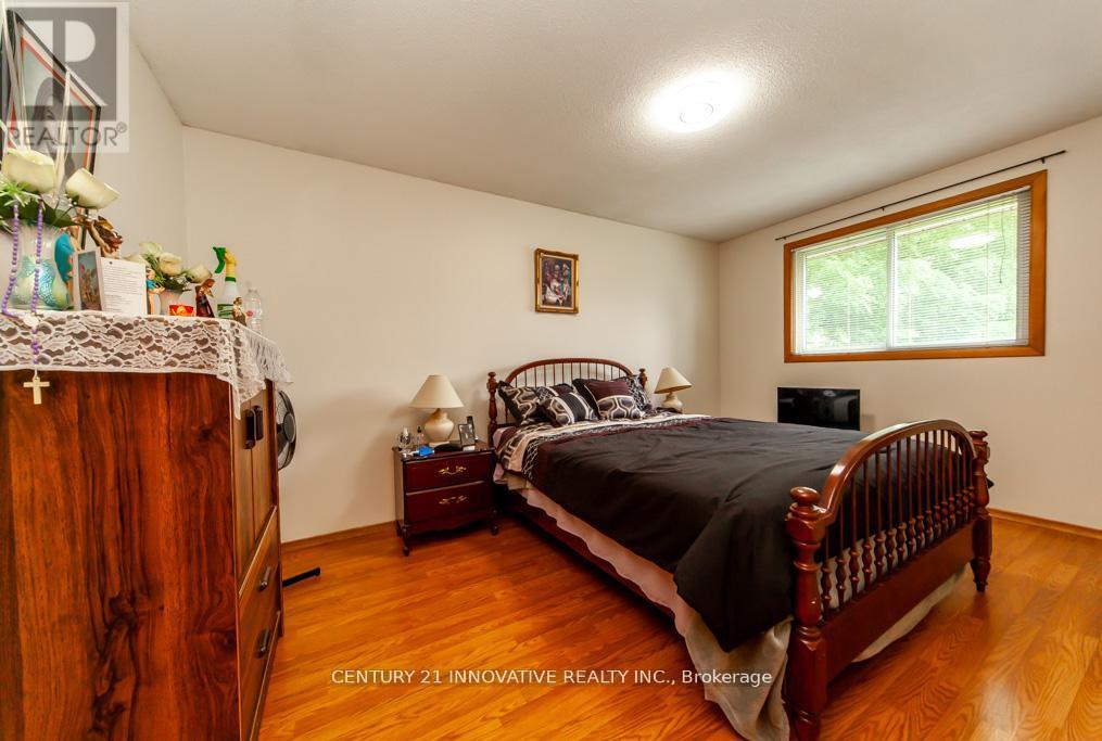 501 BARNES CRESCENT - 17