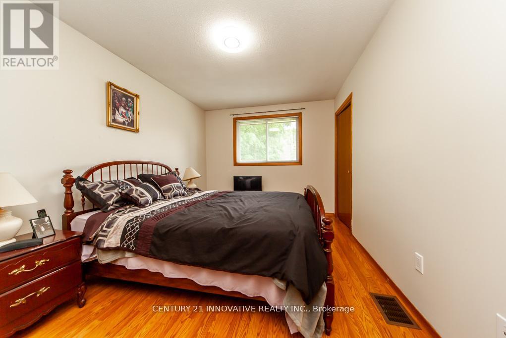 501 BARNES CRESCENT - 18