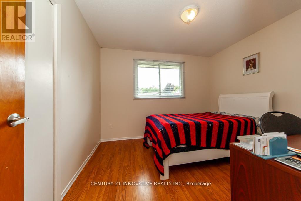 501 BARNES CRESCENT - 20