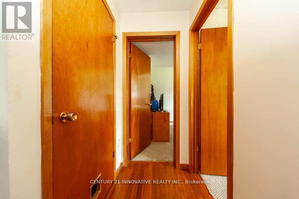 501 BARNES CRESCENT - 25