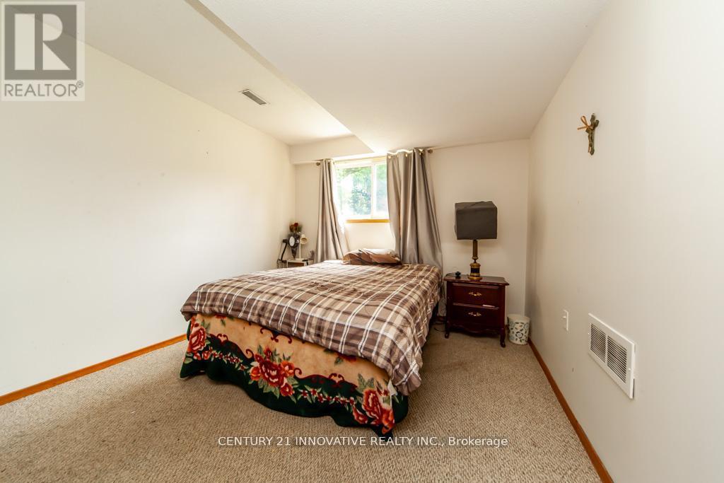 501 BARNES CRESCENT - 26