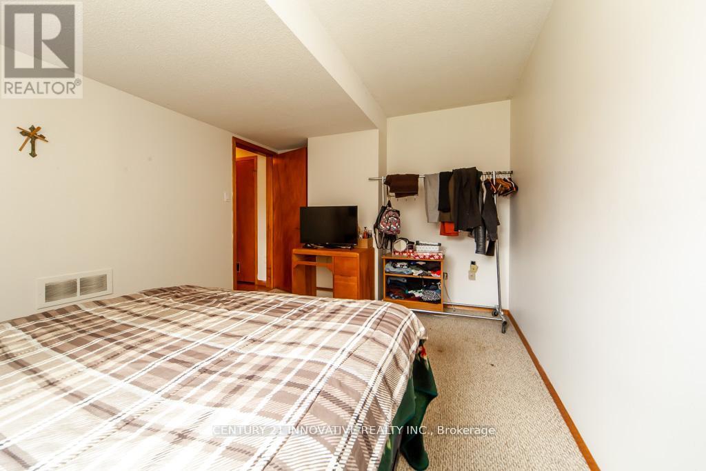 501 BARNES CRESCENT - 28