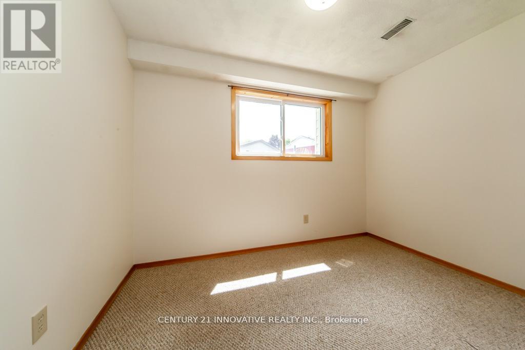 501 BARNES CRESCENT - 29