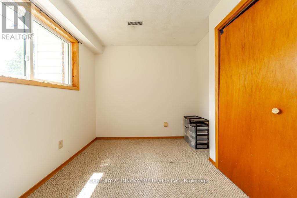 501 BARNES CRESCENT - 30