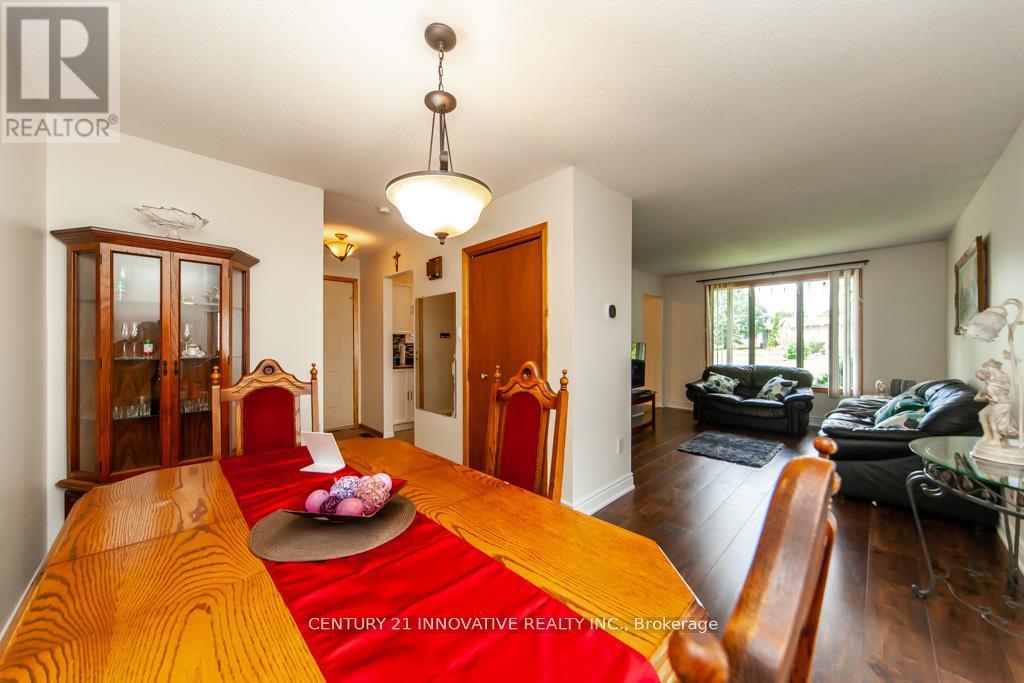 501 BARNES CRESCENT - 9