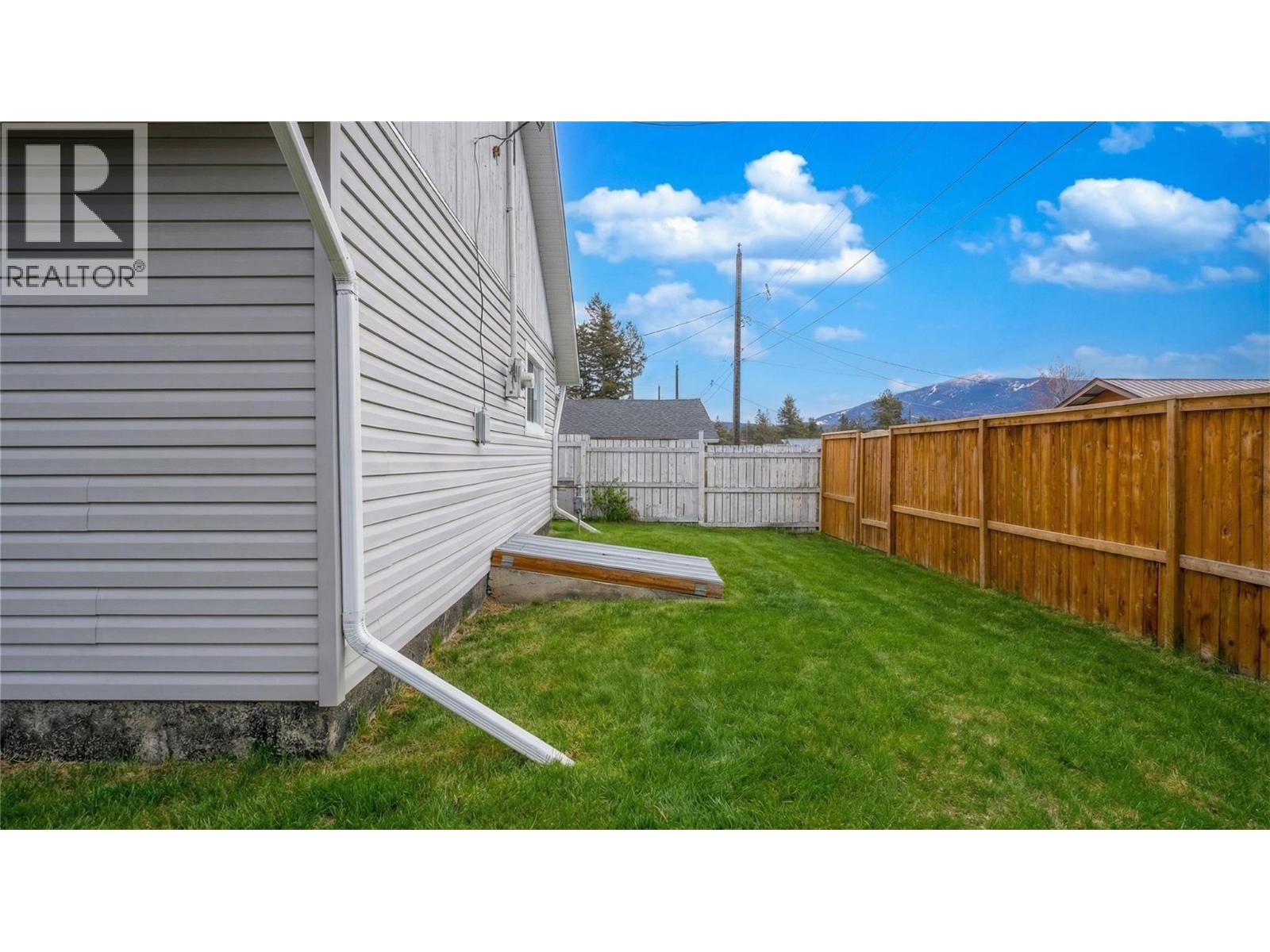 1815 2ND STREET S - 23