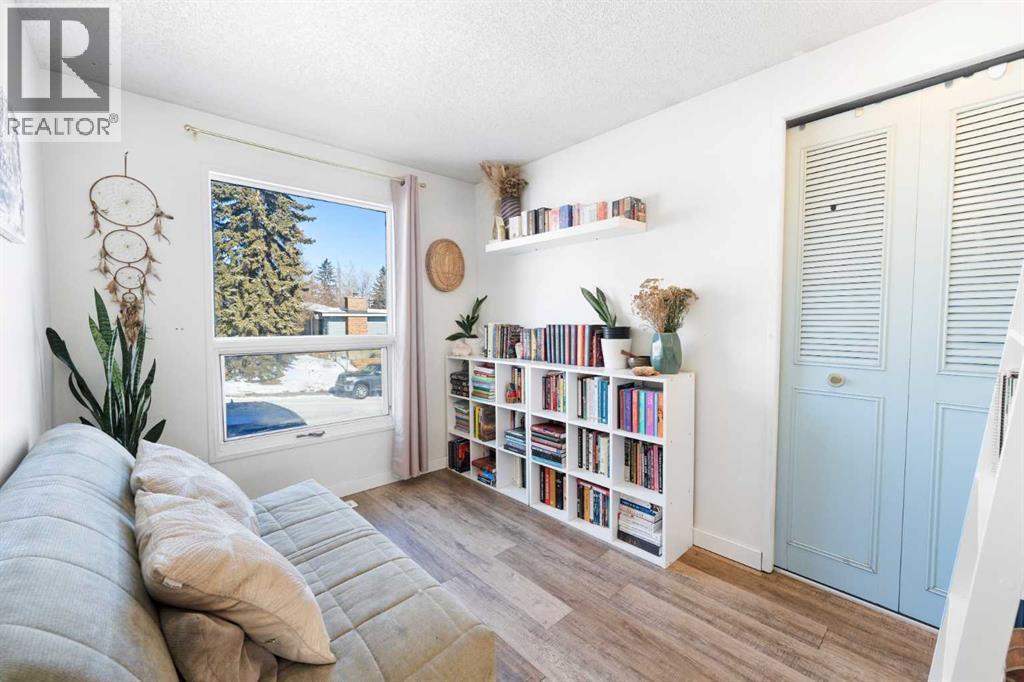 Single Family House 4 Level for Sale in   Avenue SW Canyon Meadows Calgary 