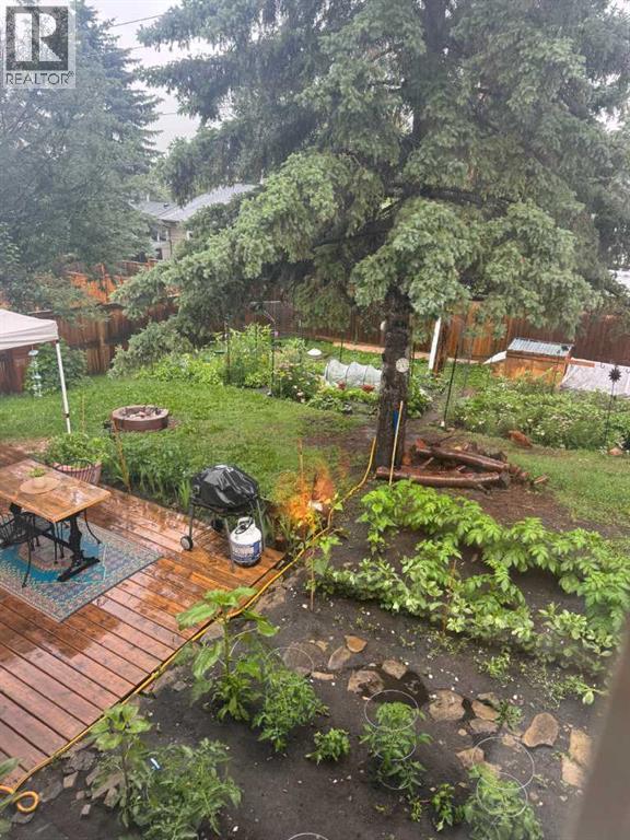 Single Family House 4 Level for Sale in   Avenue SW Canyon Meadows Calgary 